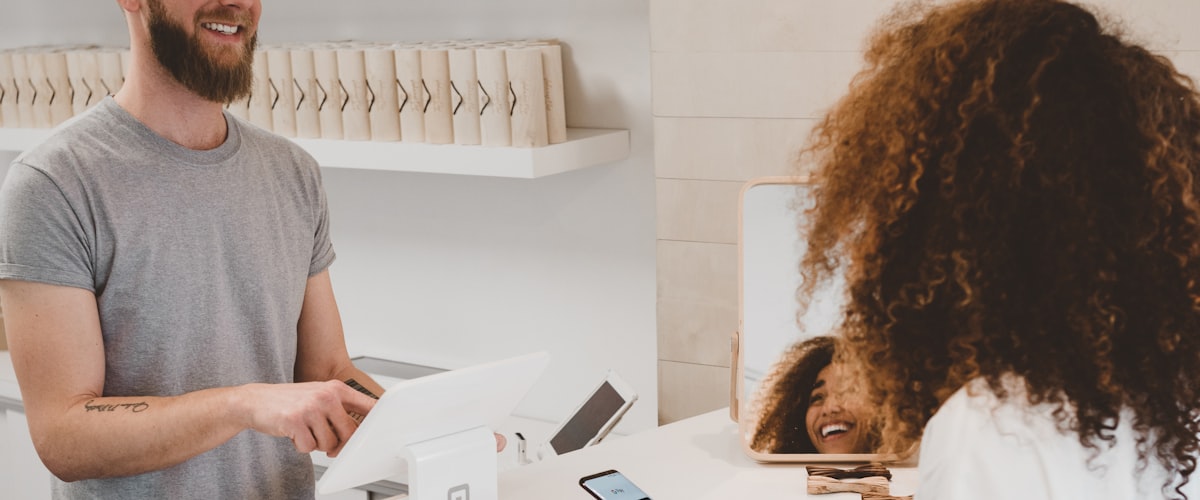 Vinted vs Facebook Marketplace: Which Is Better for Selling Clothes?